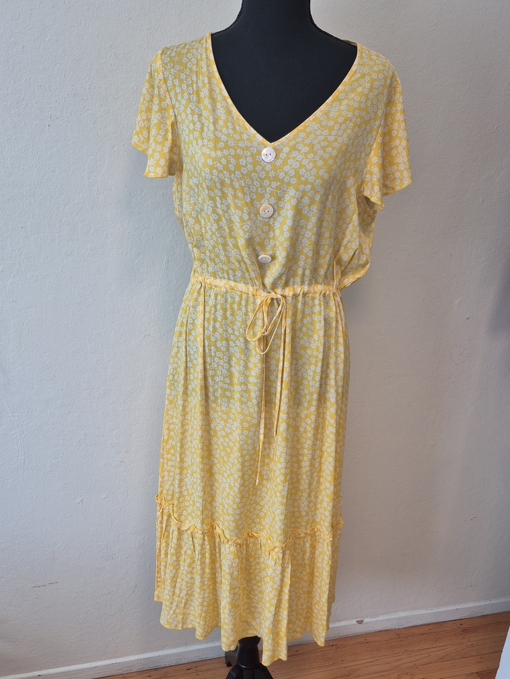 NWOT Yellow Floral Butterfly Summer Midi Dress Sz L - Picture 3 of 13